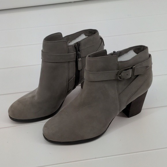 Cole Haan Women's Cassidy Gray Ankle Heeled Boots‎ Size 8 Suede Leather Zip Up - Picture 1 of 13